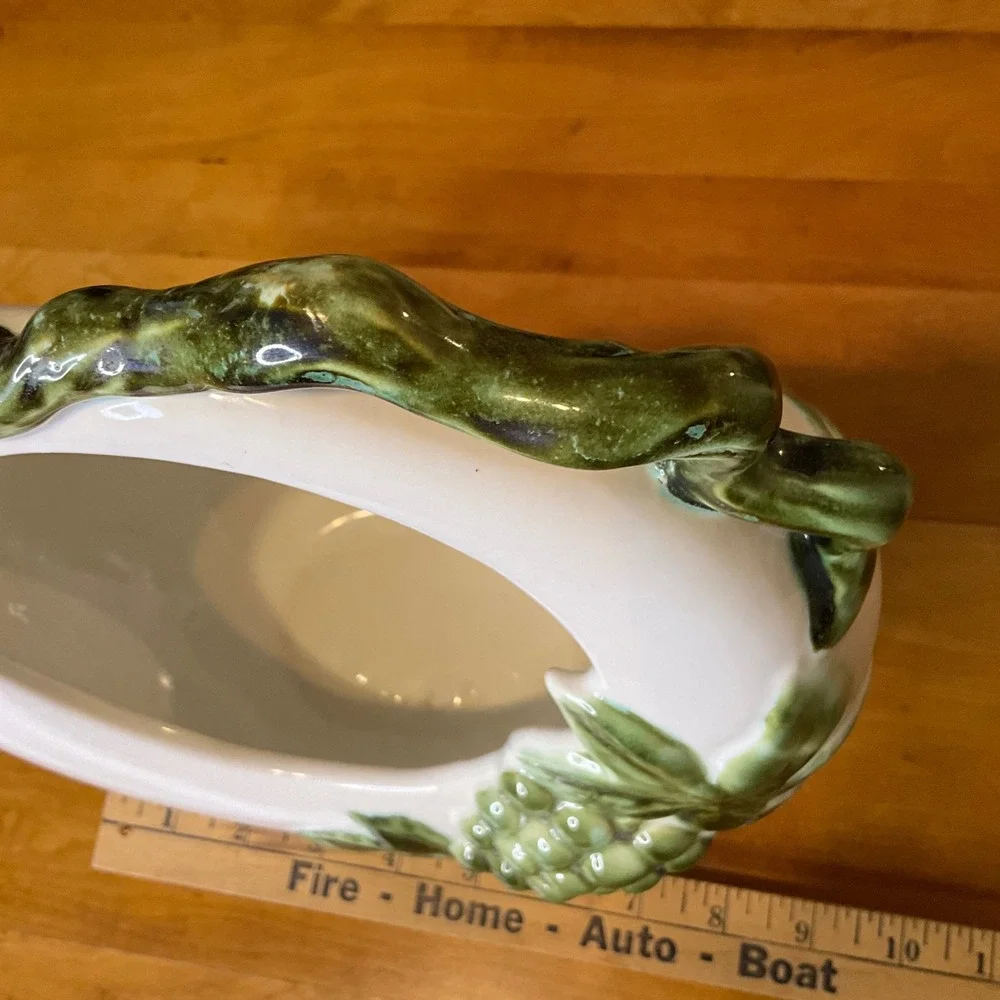 Hull Vintage Tokay USA‎ Ceramic Moon Basket Planter Green Grapes Vine MCM 11in